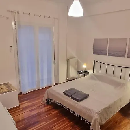 Efi's Cozy And Bright One-bedroom Apartment *