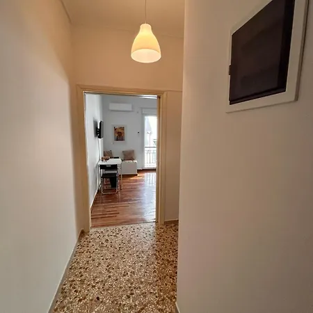 Apartment Efi's Cozy And Bright One-bedroom *