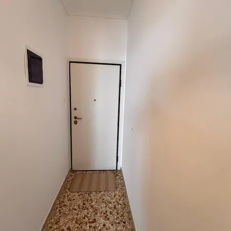 Efi's Cozy And Bright One-bedroom Apartment
