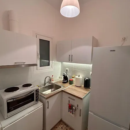 Apartment Efi's Cozy And Bright One-bedroom