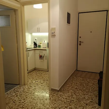Efi's Cozy And Bright One-bedroom Apartment